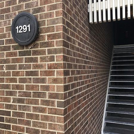 Modern Upscale Private Rooms 罗利 外观 照片